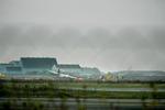 Sådan så det ud, da et Dash 8-fly produceret af canadiske Bombardier i går måtte nødlande i Københavns Lufthavn. Selv om det ligner SAS' tidligere ulykker, er der tale om en ny fejl på flyet, oplyser Bombardier. 