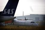 SAS' Dash 8-fly har siden i går stået på jorden. Og der bliver de stående. Selskabet har i dag besluttet at droppe flyene helt. 