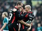 FC Midtjyllands Frank Kristensen (tv.) jubler over sin scoring til 1-1. Senere gik det helt galt for Viborg. 