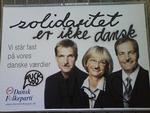 Solidaritet (er ikke dansk) lyder sloganet i gadekunst-versionen. 
