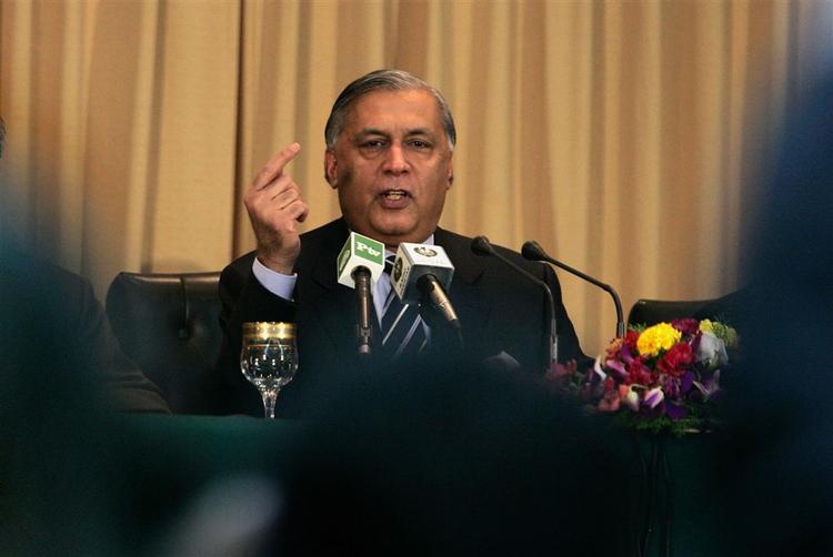 Premierminister Shaukat Aziz fastholdt valgløfter på et pressemøde i dag. 