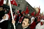 Herboende tyrkere demonstrerer i København for fred med PKK. 