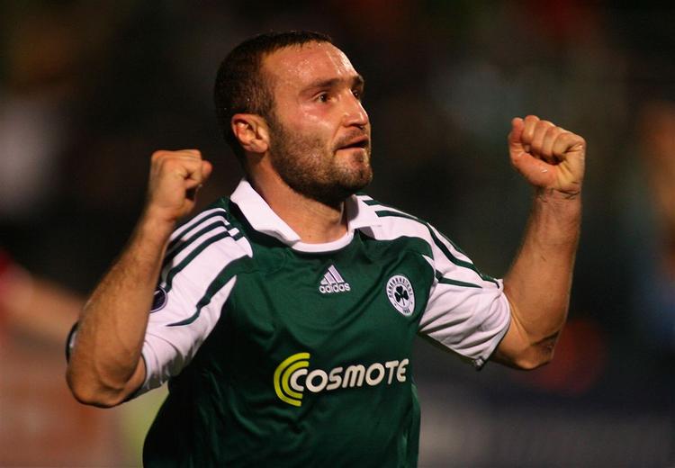 Dimitris Salpingidis scorede det tredje mål, da Panathinaikos vandt 3-0 over Aberdeen og det første mål i weekendens 4-0-sejr over Levadiakos. 