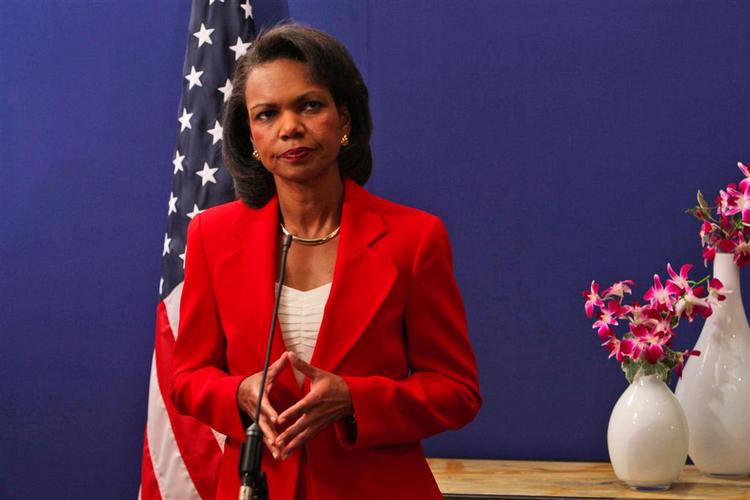 Condoleezza Rice er »skuffet over« Musharrafs beslutning om at indføred undtagelsestilstand i Pakistan. 