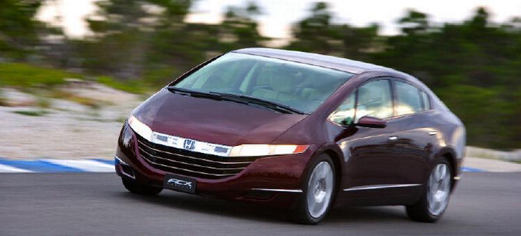 Honda FCX er en avanceret brintbil, som sendes ud til udvalgte amerikanske kunder næste år. 