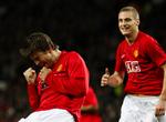 Gerard Pique scorede sit første Champions League-mål, da den 20-årige spanier headede Manchester United foran med 1-0. 