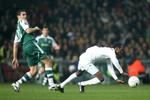 Atiba Hutchinson blev besejret af et effektivt græsk hold i Parken. 