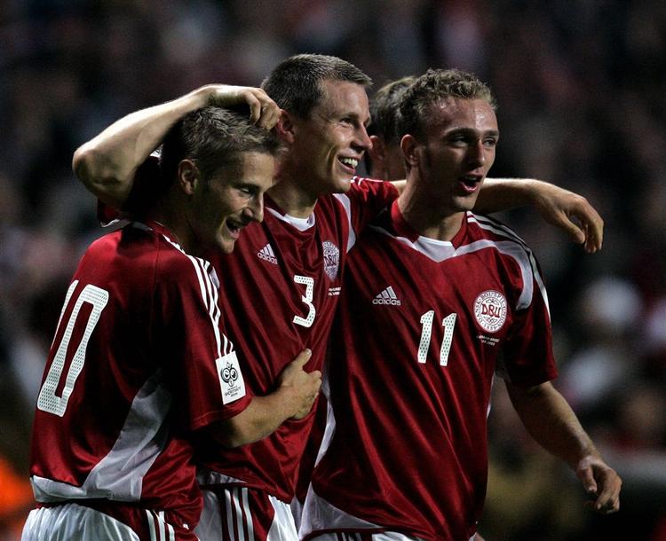 Hvis Michael Gravgaard (i midten) får spilletid i benene i weekenden mod FCM,  er han et godt på på en plads i landsholdstruppen. Morten Olsen har nemlig kun udtaget seks forsvarsspillere. 