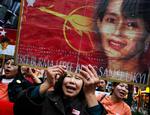 Militærjuntaen i Myanmar bliver mødt af demonstrationer over hele verden. Her er japanere på gaden. 