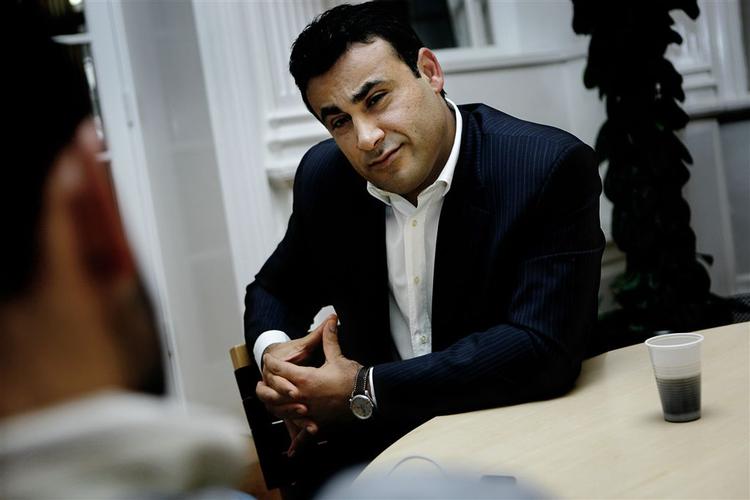 Ny Alliances leder Naser Khader ændrede sprogbrug under partilederrunden i går. 