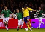 Sverige må undvære Johan Elmander i EM-kampene mod Spanien og Letland. 