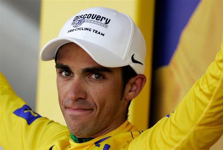 Alberto Contador, der vandt årets Tour de France, skal afhøres i Italien. 