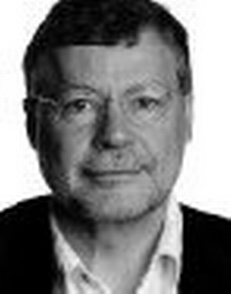 Peter Wivel 63 år. Journalist, forfatter og tidligere chefredaktør for Weekendavisen og senere Berlingske Tidende. I dag Politikens korrespondent i Berlin. Peter Wivel interviewes af Hans  Davidsen-Nielsen kl. 16.00 Stand 11 – Under Uret. 