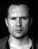 Jonas T. Bengtsson 29 år. Debuterede med romanen ’Aminas breve’. ’Submarino’ er hans anden roman.  Jonas T. Bengtsson i samtale med Klaus Rothstein om ’Submarino’ fredag kl. 12.00 i BogCafeen. 