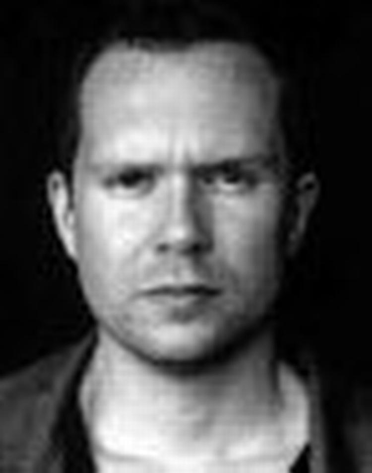 Jonas T. Bengtsson 29 år. Debuterede med romanen ’Aminas breve’. ’Submarino’ er hans anden roman.  Jonas T. Bengtsson i samtale med Klaus Rothstein om ’Submarino’ fredag kl. 12.00 i BogCafeen. 