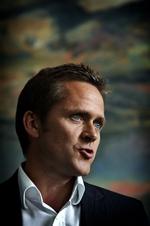 Anders Samuelsen fra Ny Alliance mener på baggrund af aftenens exitpolls, at der er chance for et opgør med VKO-blokken. 