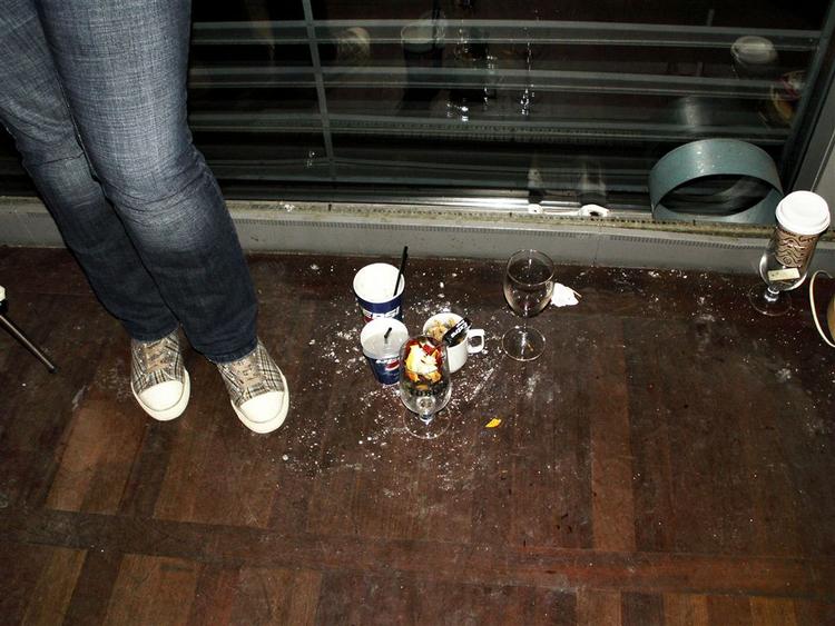 Der var uhumsk i rygerummet i Københavns Lufthavn fredag aften. 
