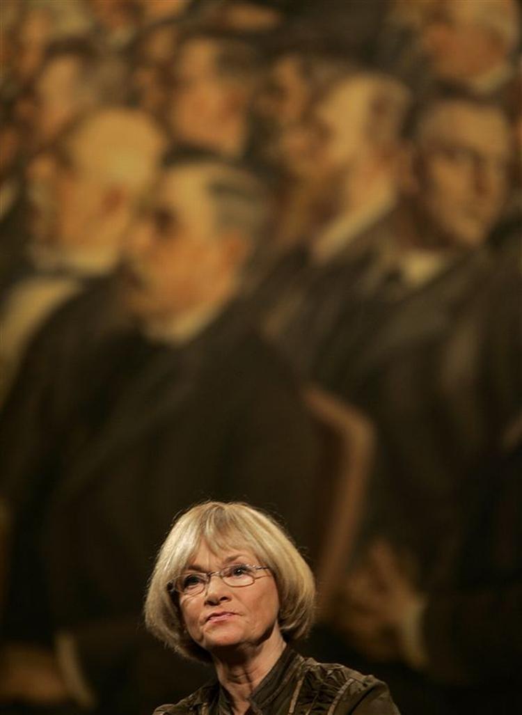 Dansk Folkepartis leder Pia Kjærsgaard: »Nu har alle villet holde os udenfor indflydelse under valgkampen, og nu ønsker Margrethe Vestager, at vi skal komme dem i møde«. 