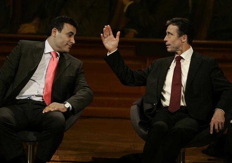 Fogh har inviteret Ny Alliances leder Naser Khader til drøftelser. 