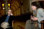 Charlotte Antonsen (th) i selskab med Holger K. Nielsen. 