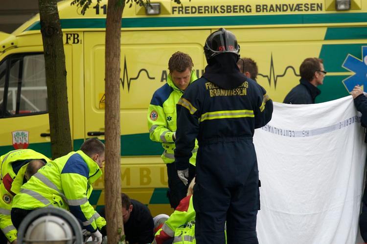 Den tidligere FE-agent blev hasteindlagt efter faldet. 