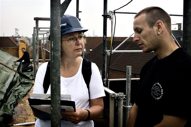Arbejdstilsynet på razzia på en dansk byggeplads. 