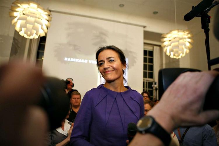 »Jeg synes, vi skal overlade det til parterne«, siger Margrethe Vestager om udsigten til politisk opbakning til de offentligt ansattes krav om mere i løn. 