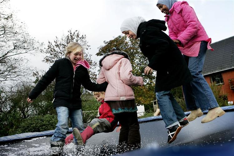 Konsekvensen af lukningen kan blive oprettelse af flere muslimske friskoler i Gellerup-området, frygter forældregrupper og lærere. 