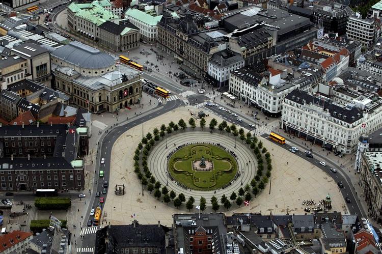 Trafikken omkring Kongens Nytorv kan hæmme områdets udvikling. 
