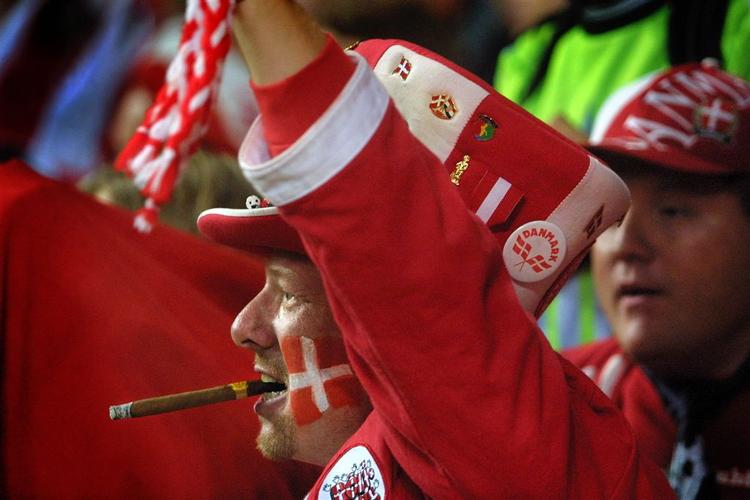 Humøret var højt blandt tilskuerne, da Island sidst var på besøg i Parken. Det var i oktober 2001, og Danmark vandt 6-0. 