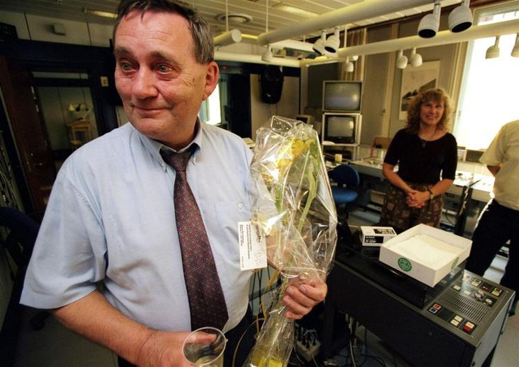 Lars E. Christiansen ses her på sin sidste arbejdsdag på DR's trafikradio i 1998. 