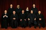 Medlemmerne af USA's højesteret. Bagerste række til højre står det nyeste medlem Samuel Alito Jr. 