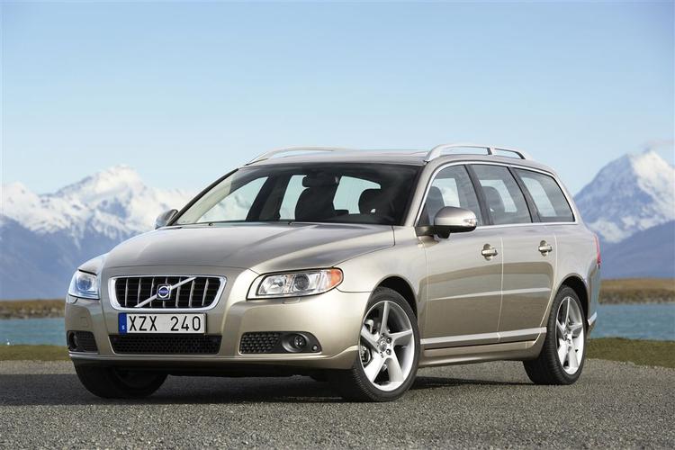 Den nye Volvo V70 har kvaler med airbagsystemet. Bilen skal tjekkes på Volvos regning. 