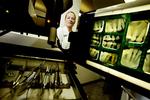 Tandplejernes fagforening er blandt de små organisationer, der har slået sig sammen for ikke at blive glemt, når der skal deles penge ud ved de kommende overenskomstforhandlinger. 