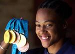 Det tidligere supersprinter Marion Jones skal aflevere sine medaljer tilbage, efter hun har indrømmet at have dopet sig. 