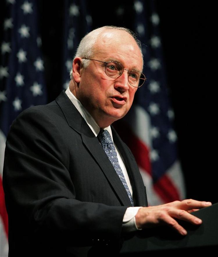 USA's vicepræsident, Dick Cheney, har hjerteproblemer, oplyser hans kontor mandag. 