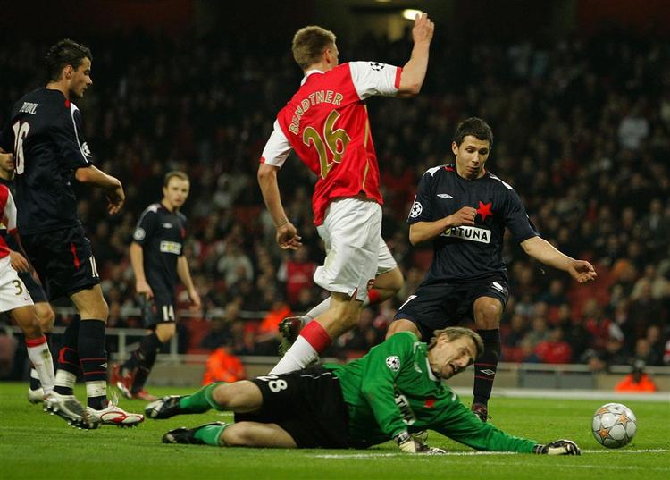 Niclas Bendtner scorer mod Slavia Prag i oktober. 