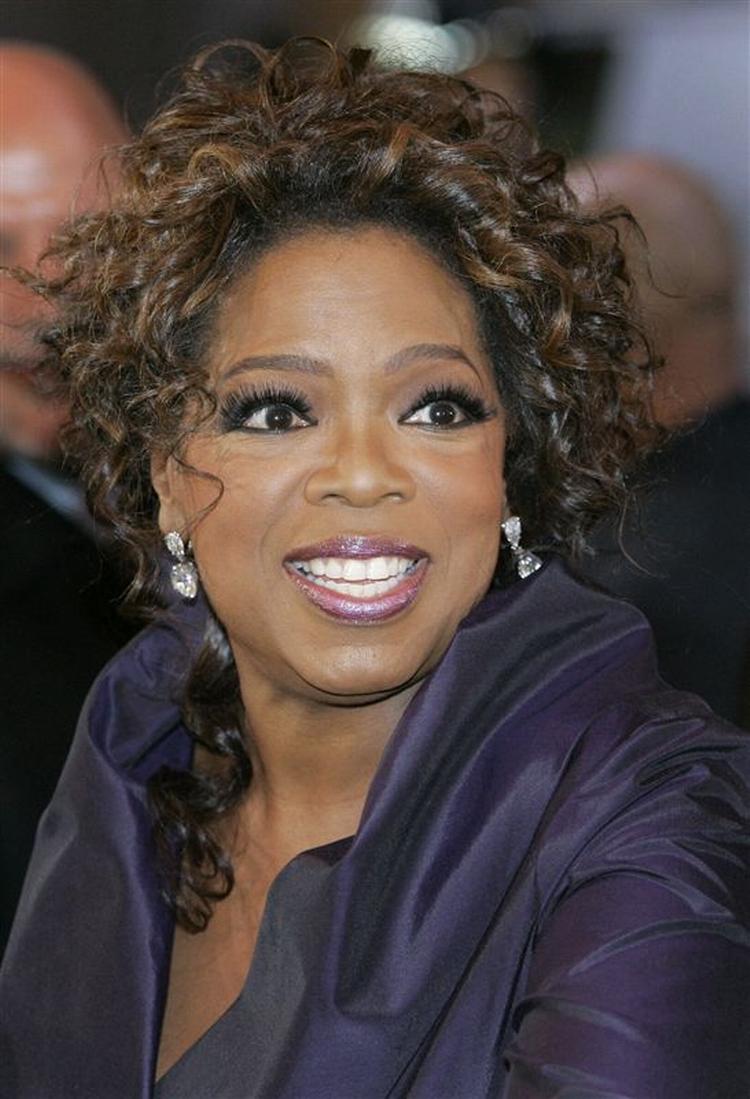 Den magtfulde talkshowværtinde, Oprah Winfrey, går nu særdeles aktivt ind i kampen for at gøre Obama Barack til demokraternes præsidentkandidat i USA. 