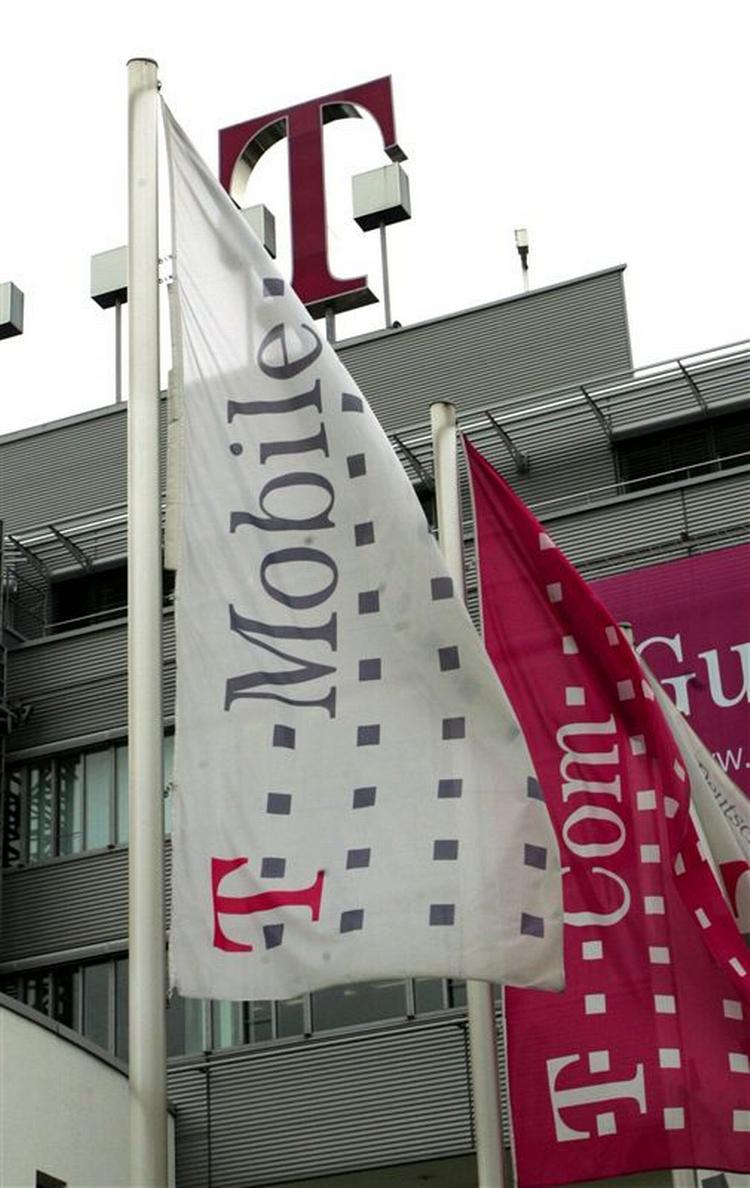 Den tyske televirksomhed Telekom trækker sig som sponsor for cykelholdet T-Mobile på grund af sportens dopingproblemer. 