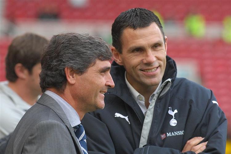 Tottenhams trænerpar, Juande Ramos (tv.) og assistenttræner Gustavo Poyet. 