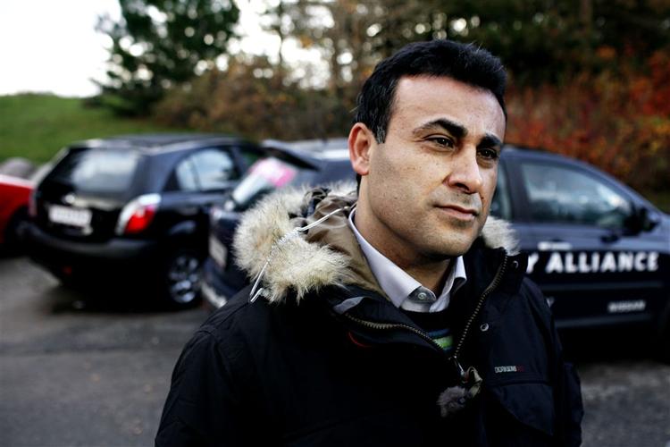 Naser Khader opgiver en sag mod Se &amp; Hør. 