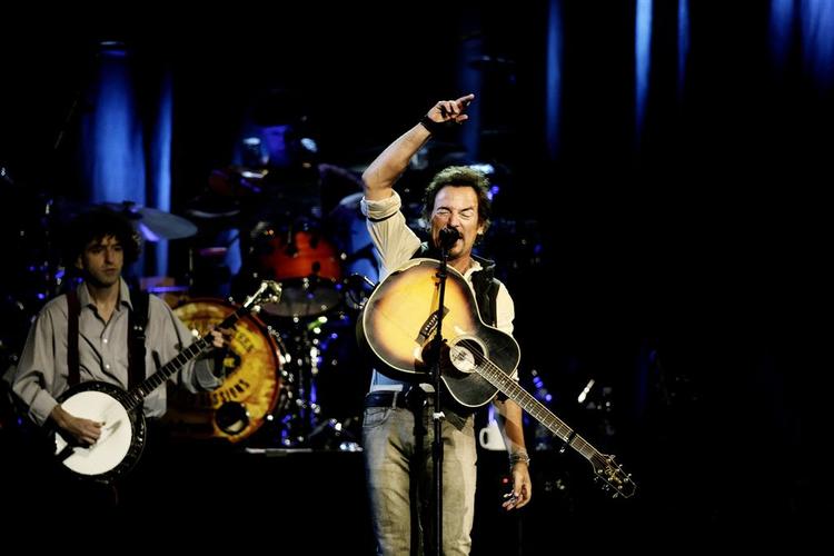 Bruce Springsteen er taget på en rejse ind i den amerikanske folkemusik. 