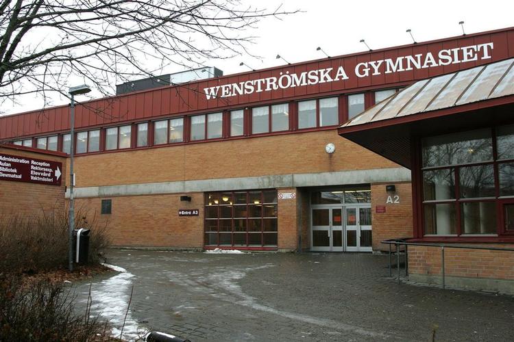 På billedet ses det første gymnasium i byen Västerås, der i dag er blevet truet. Senere i dag blev endnu en skole truet og evakueret. 