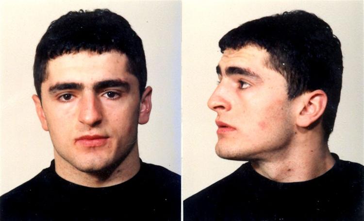 Den 27-årige Petar Babovic er efterlyst af politiet, efter at han slap væk under et besøg på Hvidovre Hospital. 