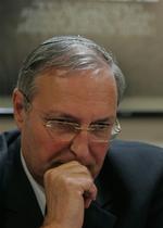 Nazijægeren Efraim Zuroff på et pressemøde i Argentina i går. 