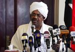 Sudans præsident, Omar al-Bashir, taler med pressen efter sit møde med muslimske repræsentanter for Storbritanniens Overhus i Khartoum. 