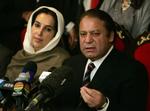 Pakistans tidligere premierministre, Benazir Bhutto og rivalen Nawaz Sharif, mødtes i går i Islamabad for at gøre fælles front mod præsident Pervez Musharraf. 