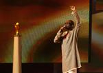 25. november sang Youssou N’Dour i forbindelse med optakten til VM i fodbold i Sydafrika i 2010. Foto: AP/Jerome Delay 