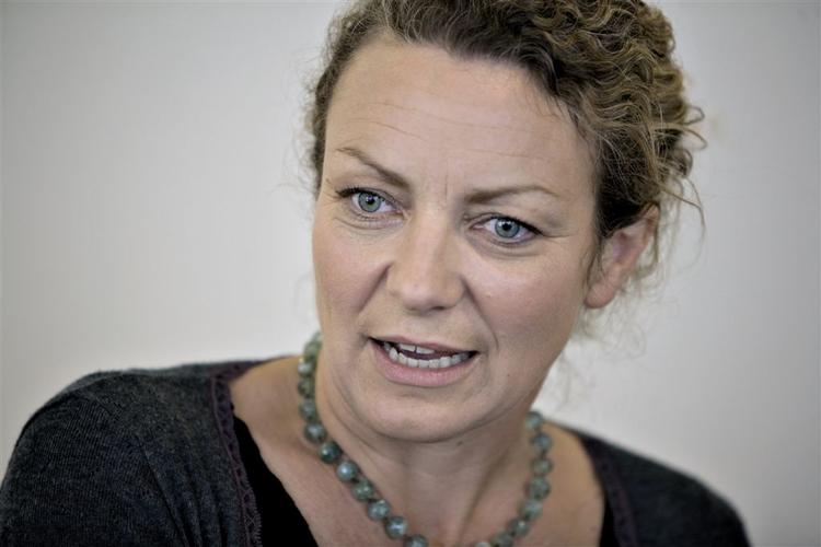 TV2's nye direktør, Merete Eldrup, er ikke tilfreds med, at TV2 Radio kører med underskud og ikke lever op til målsætningerne. 