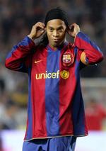 Ronaldinho har haft et par kampe i Barcelona, hvor han er startet på bænken. Det har sat ekstra gang i rygter om et klubskifte til Chelsea. 